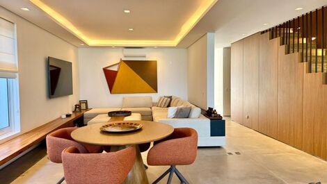 Casa na PRAIA DA BALEIA FRENTE AO MAR.