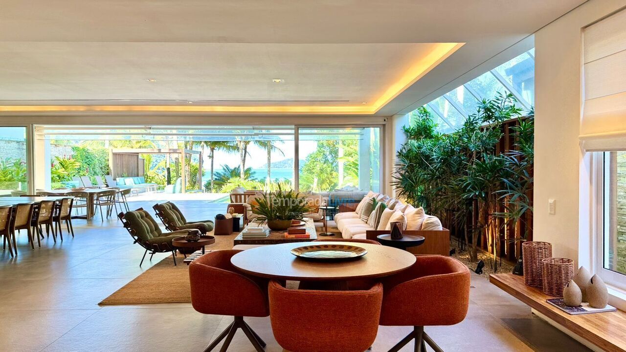 Casa para aluguel de temporada em São Sebastião (Praia da Baleia)