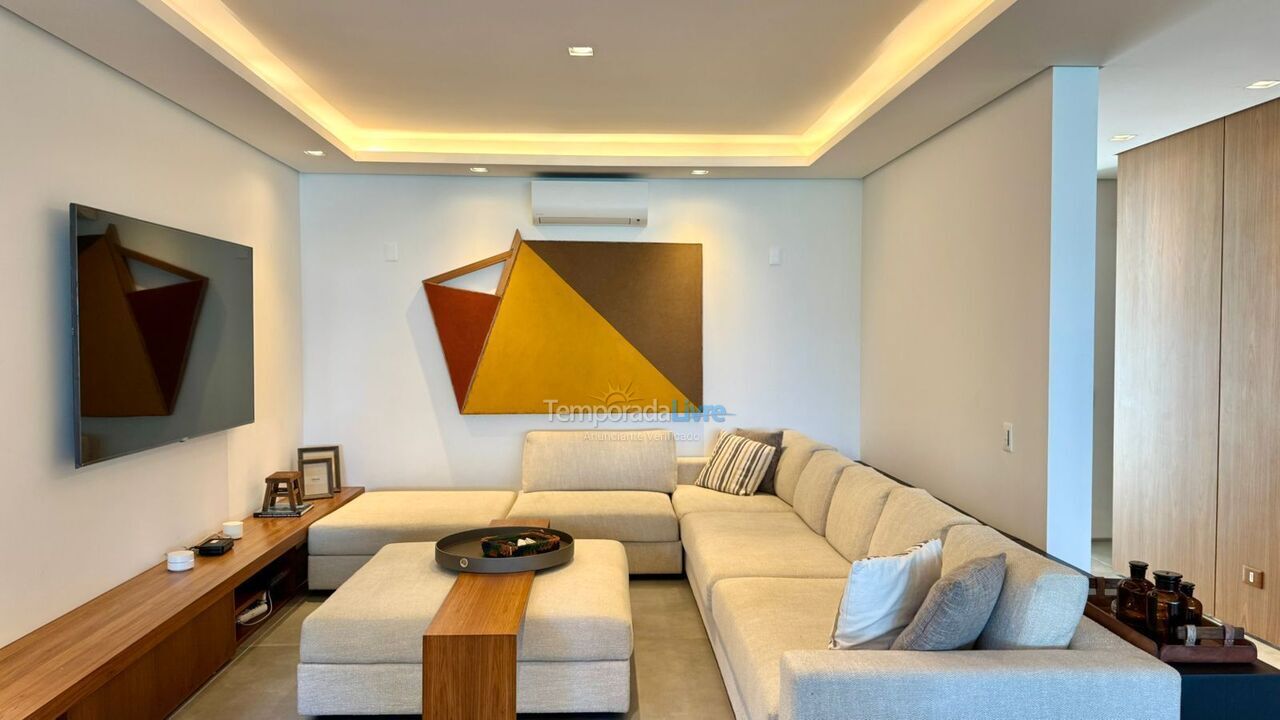 Casa para aluguel de temporada em São Sebastião (Praia da Baleia)