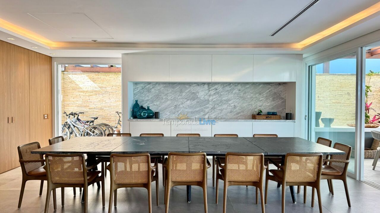 Casa para aluguel de temporada em São Sebastião (Praia da Baleia)