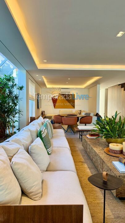 Casa para aluguel de temporada em São Sebastião (Praia da Baleia)