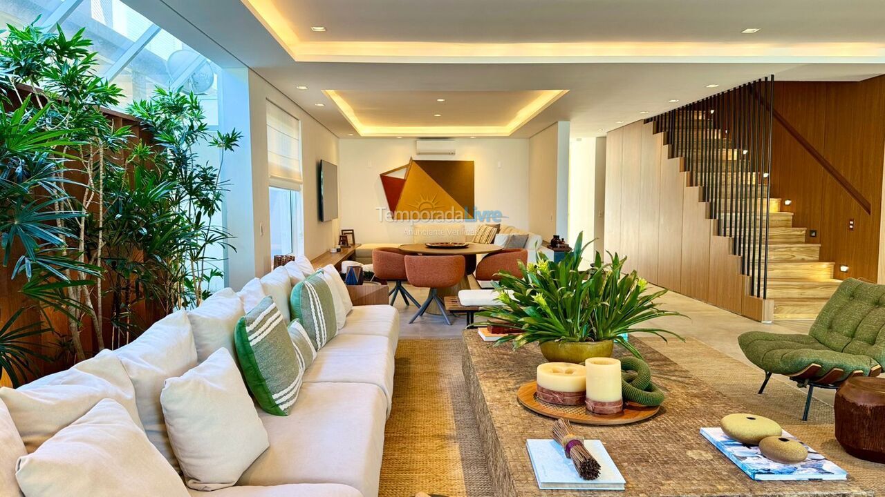 Casa para aluguel de temporada em São Sebastião (Praia da Baleia)