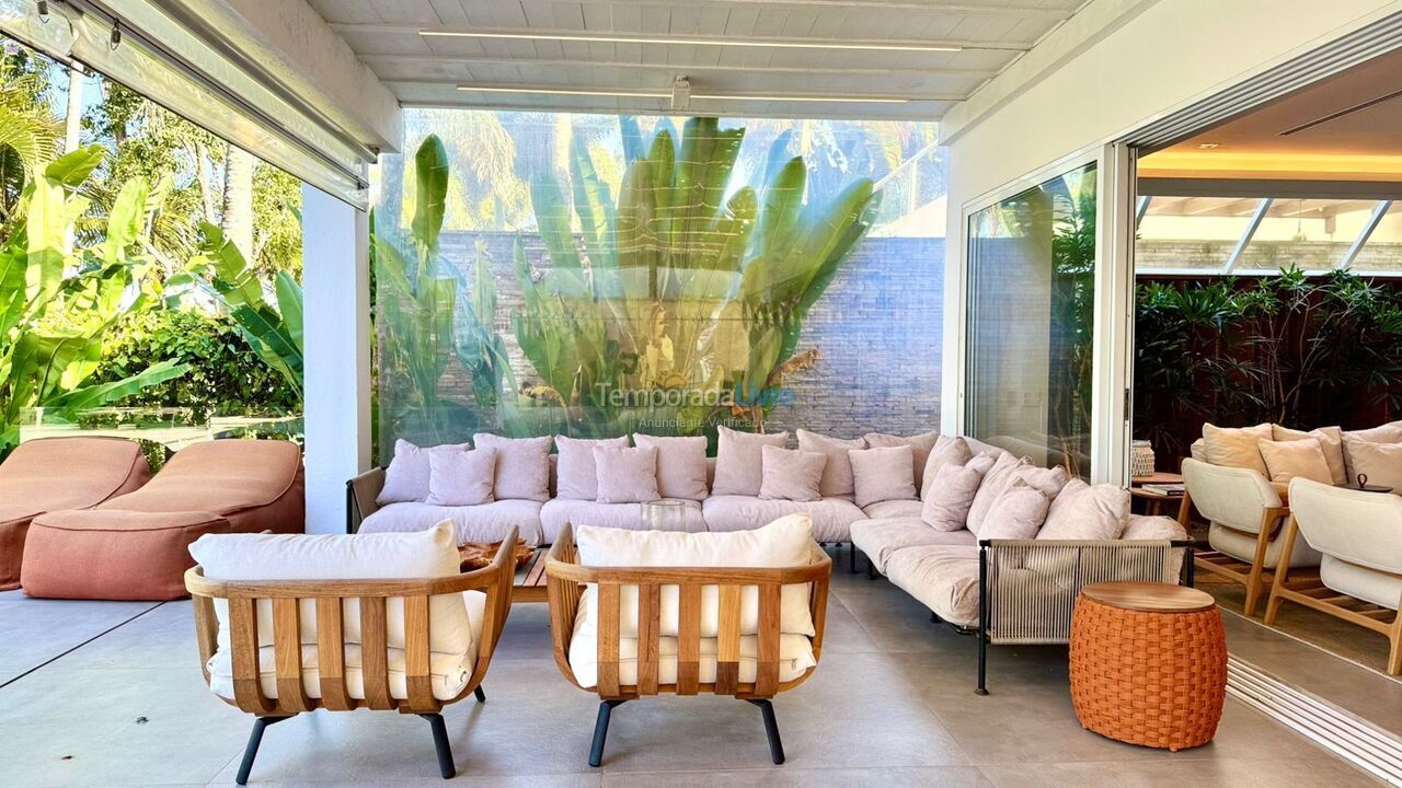 Casa para aluguel de temporada em São Sebastião (Praia da Baleia)