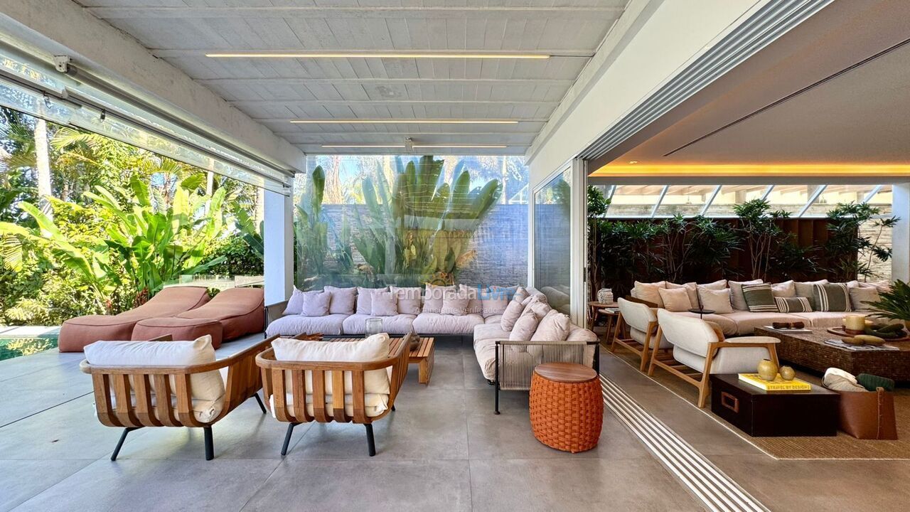 Casa para aluguel de temporada em São Sebastião (Praia da Baleia)