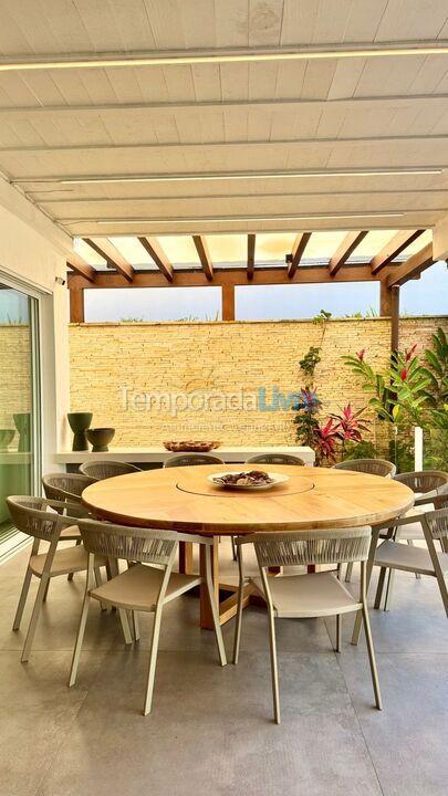 Casa para aluguel de temporada em São Sebastião (Praia da Baleia)