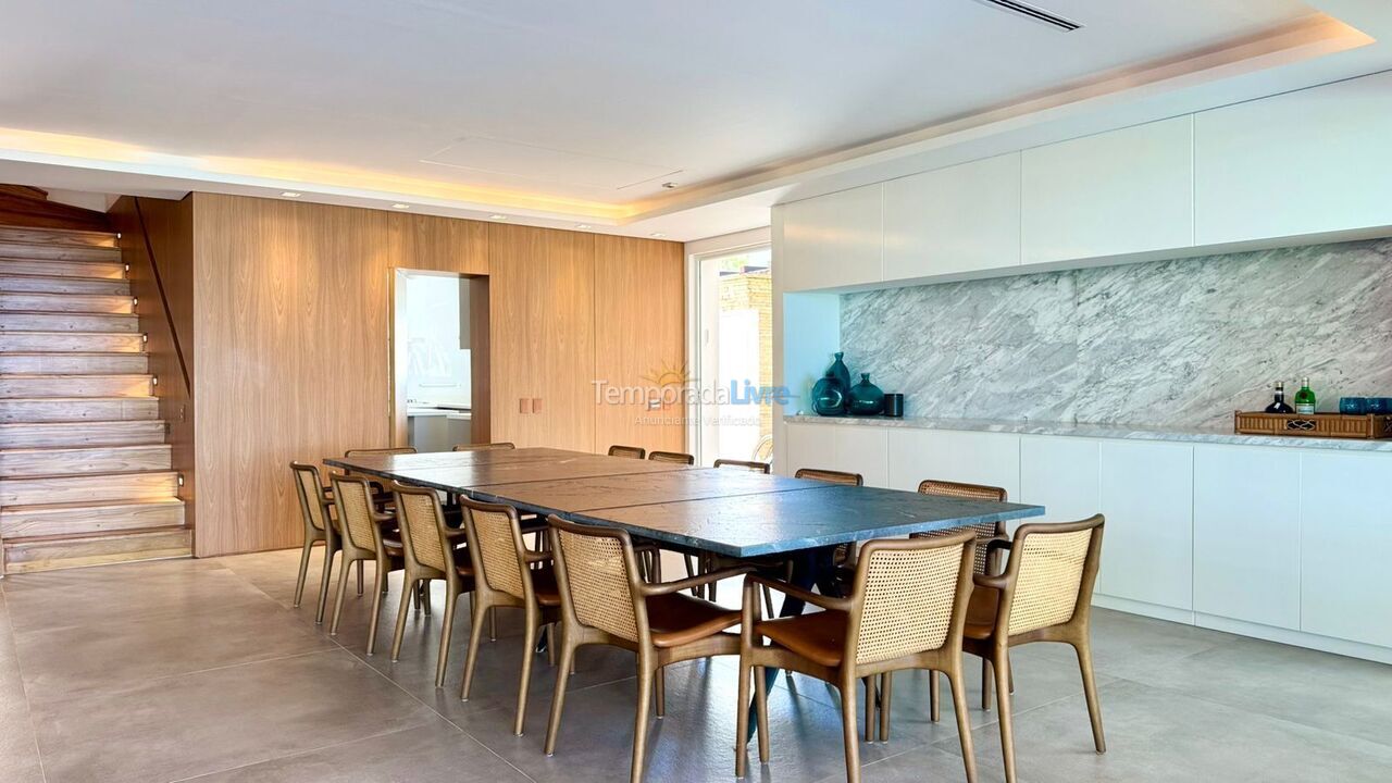 Casa para aluguel de temporada em São Sebastião (Praia da Baleia)