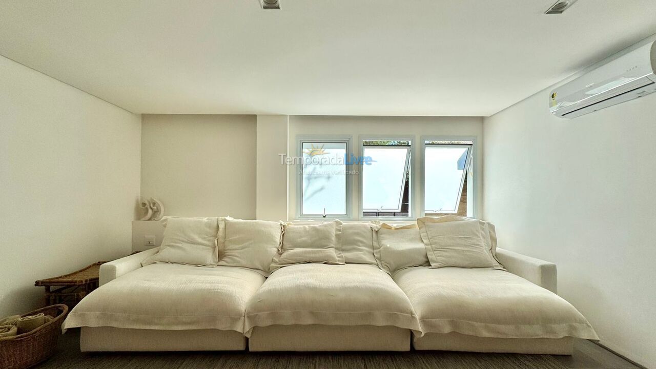 Casa para aluguel de temporada em São Sebastião (Praia da Baleia)