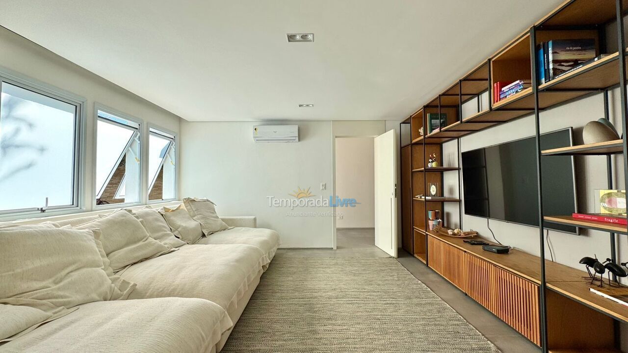 Casa para aluguel de temporada em São Sebastião (Praia da Baleia)