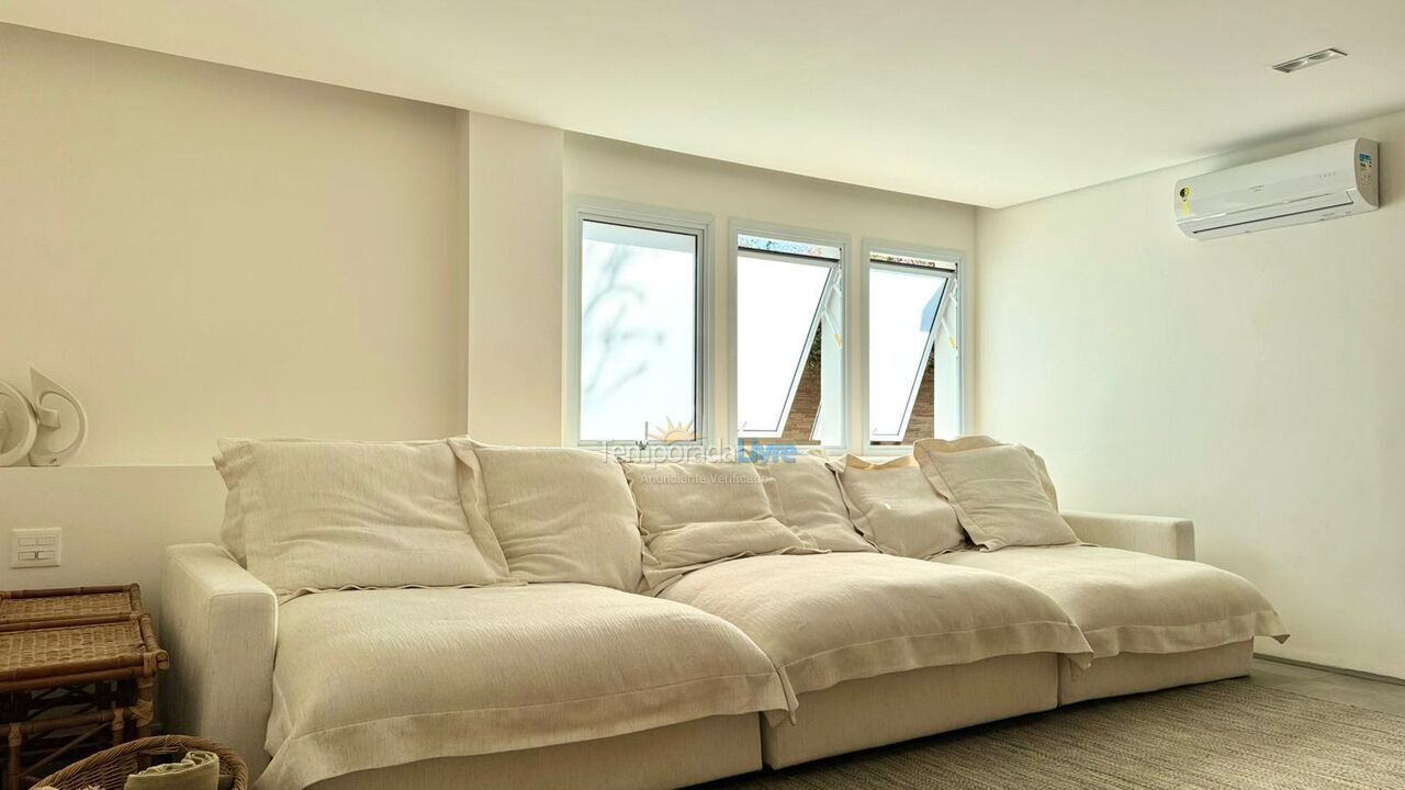 Casa para aluguel de temporada em São Sebastião (Praia da Baleia)