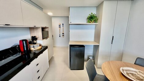 Flat com Varanda frente Mar e Piscina Privativa