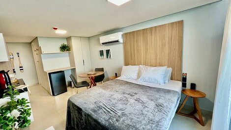 Flat com Varanda frente Mar e Piscina Privativa