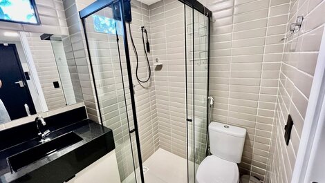 Flat com Varanda frente Mar e Piscina Privativa