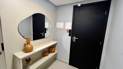 Flat com Varanda frente Mar e Piscina Privativa