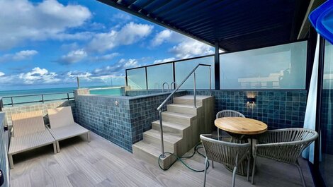 Flat com Varanda frente Mar e Piscina Privativa