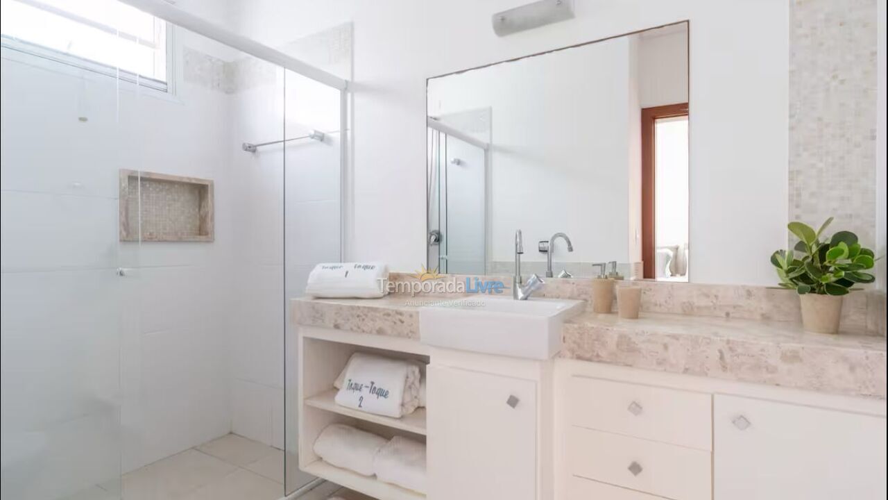 Casa para alquiler de vacaciones em São Sebastião (Praia de Guaecá)