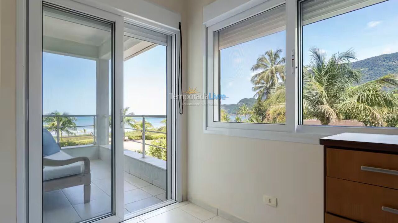 Casa para alquiler de vacaciones em São Sebastião (Praia de Guaecá)