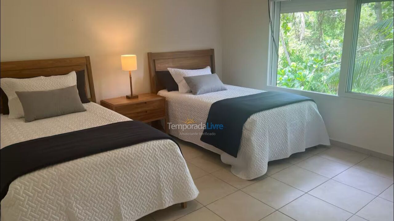 Casa para alquiler de vacaciones em São Sebastião (Praia de Guaecá)