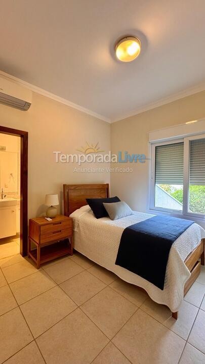 Casa para alquiler de vacaciones em São Sebastião (Praia de Guaecá)