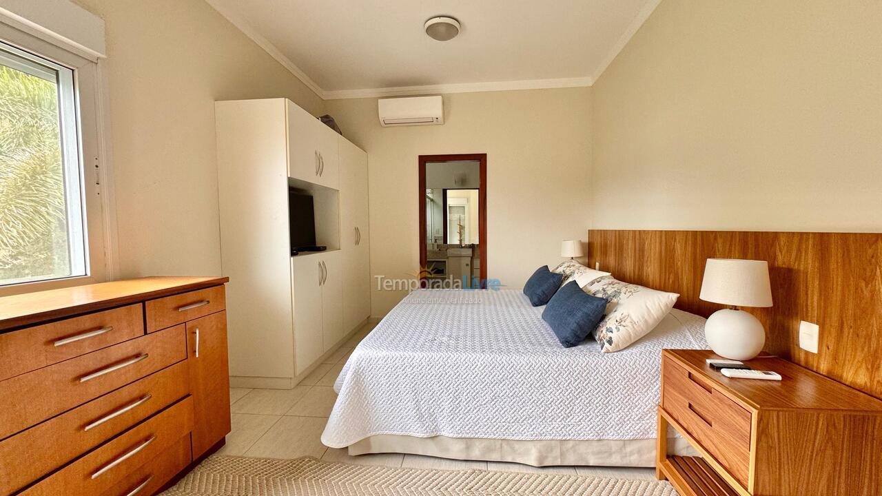 Casa para alquiler de vacaciones em São Sebastião (Praia de Guaecá)