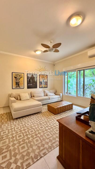 Casa para alquiler de vacaciones em São Sebastião (Praia de Guaecá)