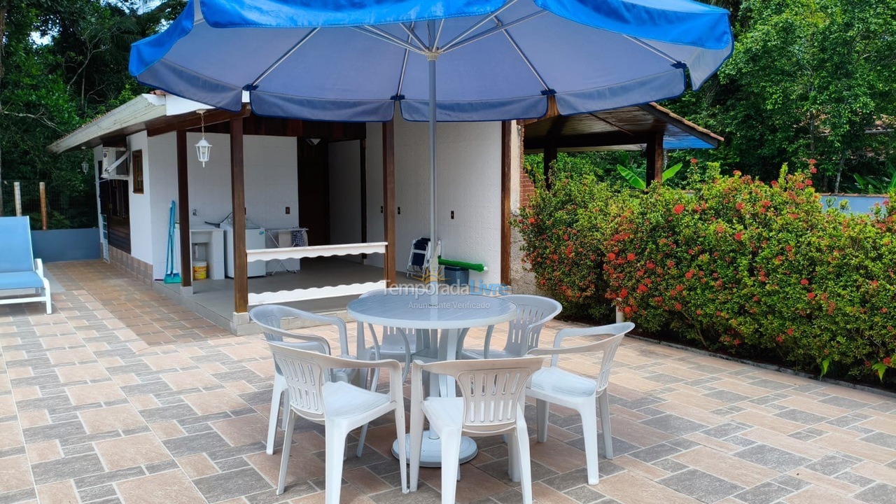 Casa para aluguel de temporada em Bertioga (Condominio Morada da Praia)