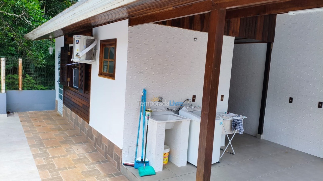 Casa para aluguel de temporada em Bertioga (Condominio Morada da Praia)