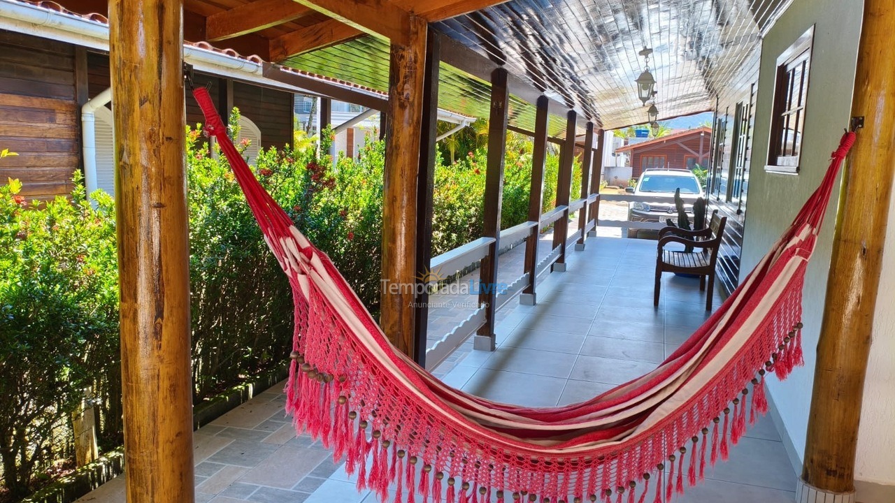 Casa para aluguel de temporada em Bertioga (Condominio Morada da Praia)