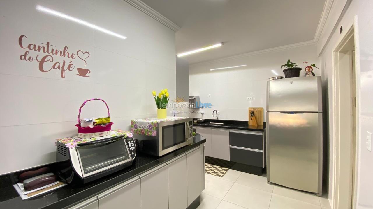 Apartamento para aluguel de temporada em Guarujá (Enseada)