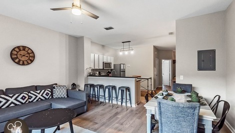 House in Windsor Hills with 3 bedrooms