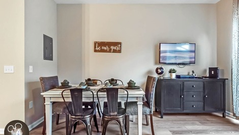 House in Windsor Hills with 3 bedrooms