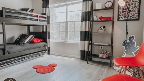 House in Windsor Hills with 3 bedrooms