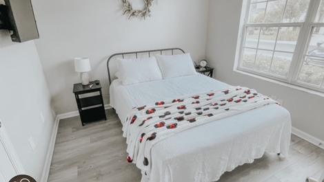 House in Windsor Hills with 3 bedrooms