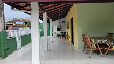 ¡Casa en el barrio de Lagoinha, Ubatuba! ¡Perfecta para tu familia!