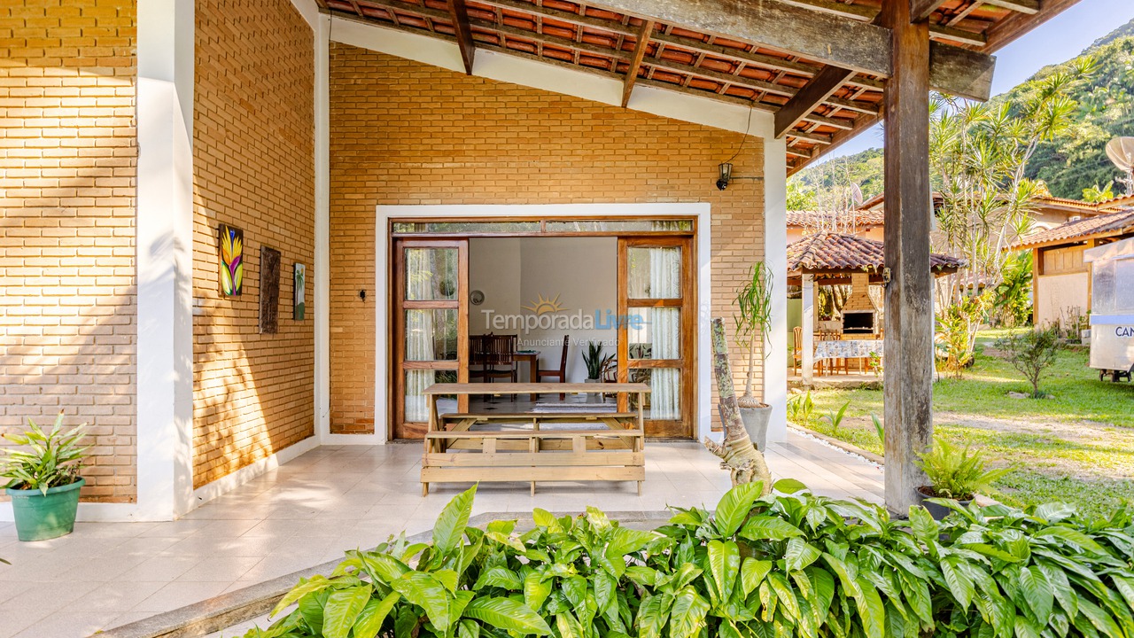 Casa para alquiler de vacaciones em Ubatuba (Praia da Fortaleza)