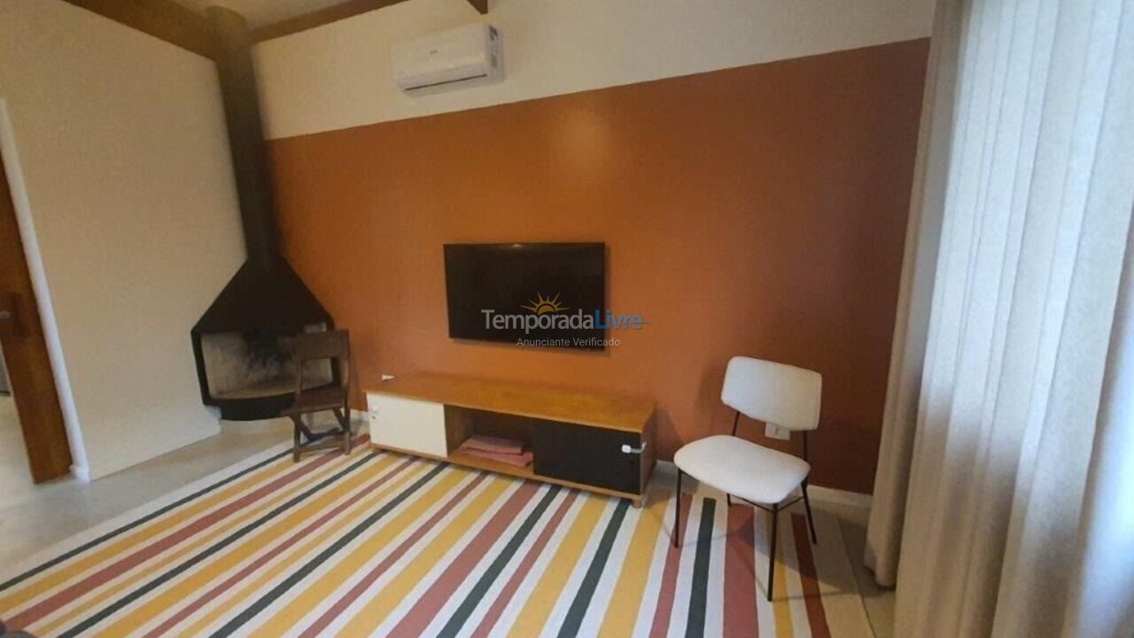 Casa para aluguel de temporada em Ubatuba (Itamambuca)