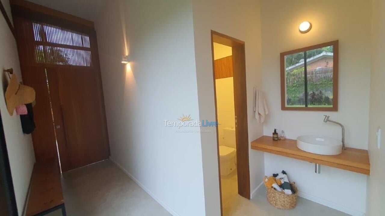 Casa para aluguel de temporada em Ubatuba (Itamambuca)