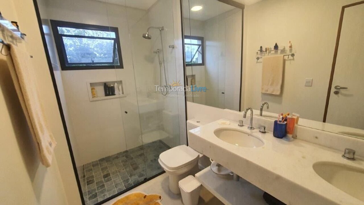 Casa para aluguel de temporada em Ubatuba (Itamambuca)