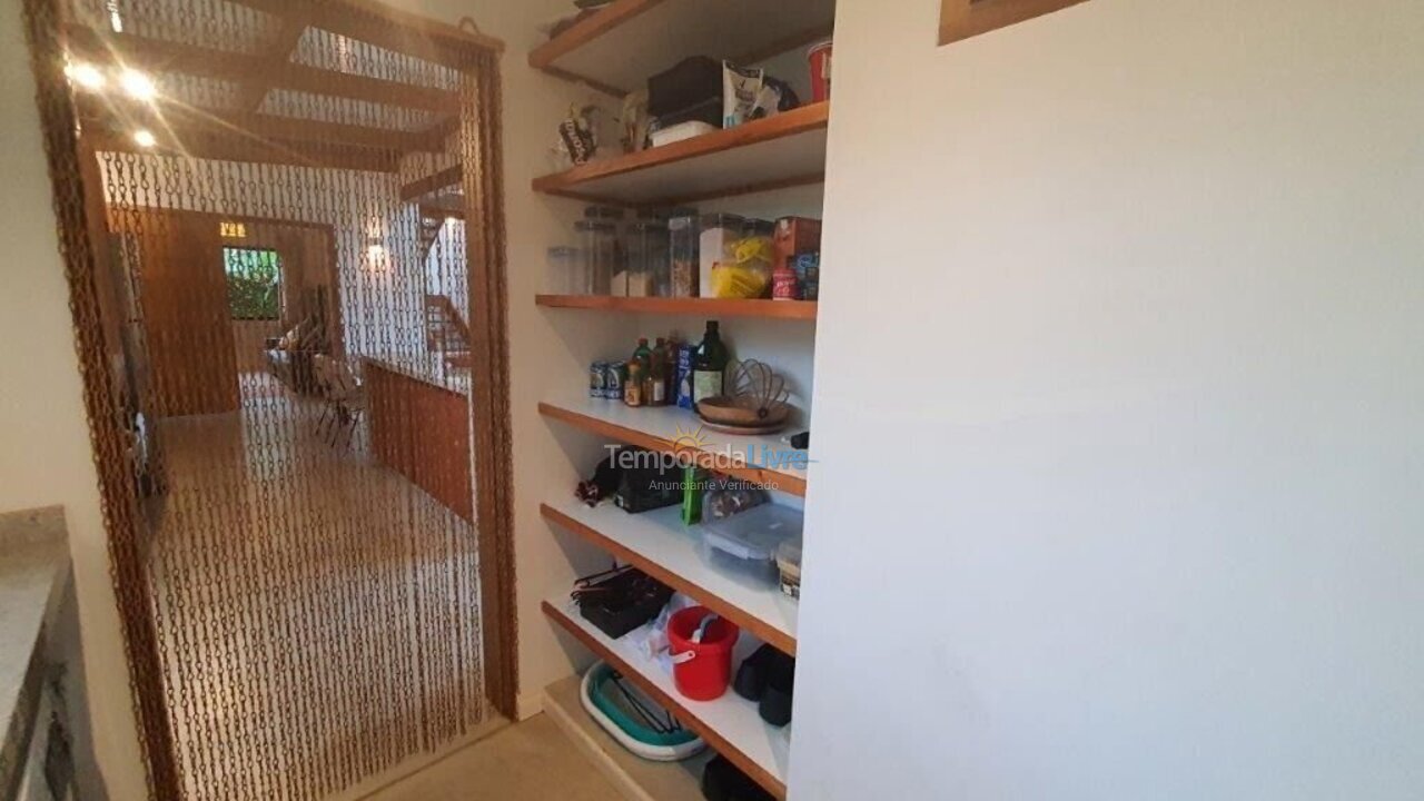 Casa para aluguel de temporada em Ubatuba (Itamambuca)