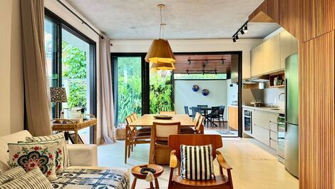 Acogedora casa en la playa de Camburi