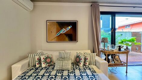 Acogedora casa en la playa de Camburi