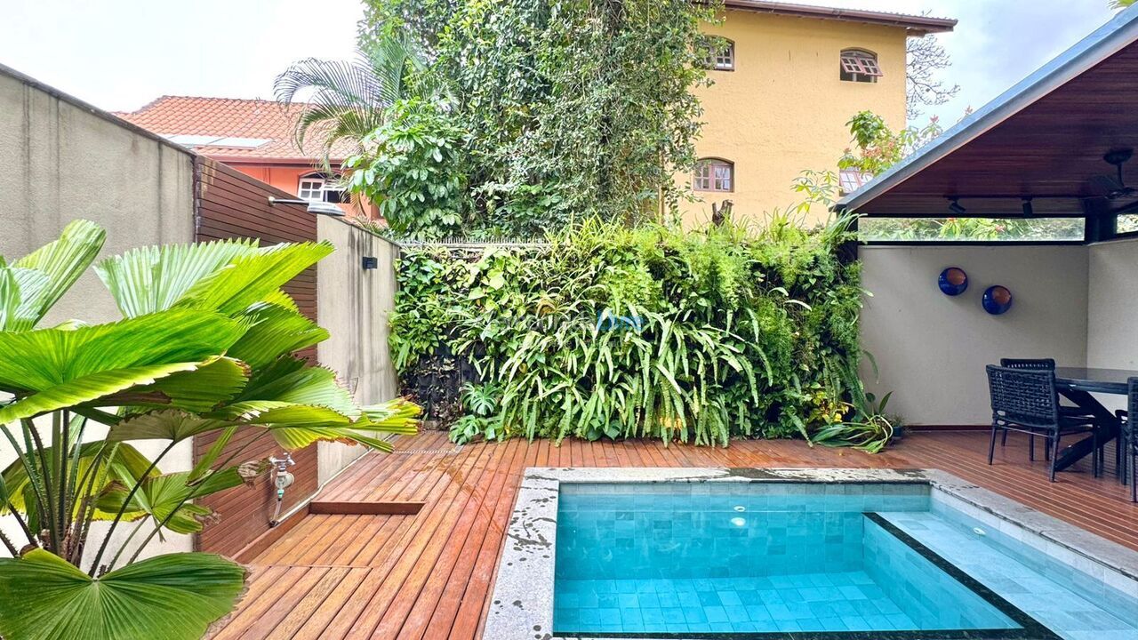 Casa para alquiler de vacaciones em São Sebastião (Camburi)