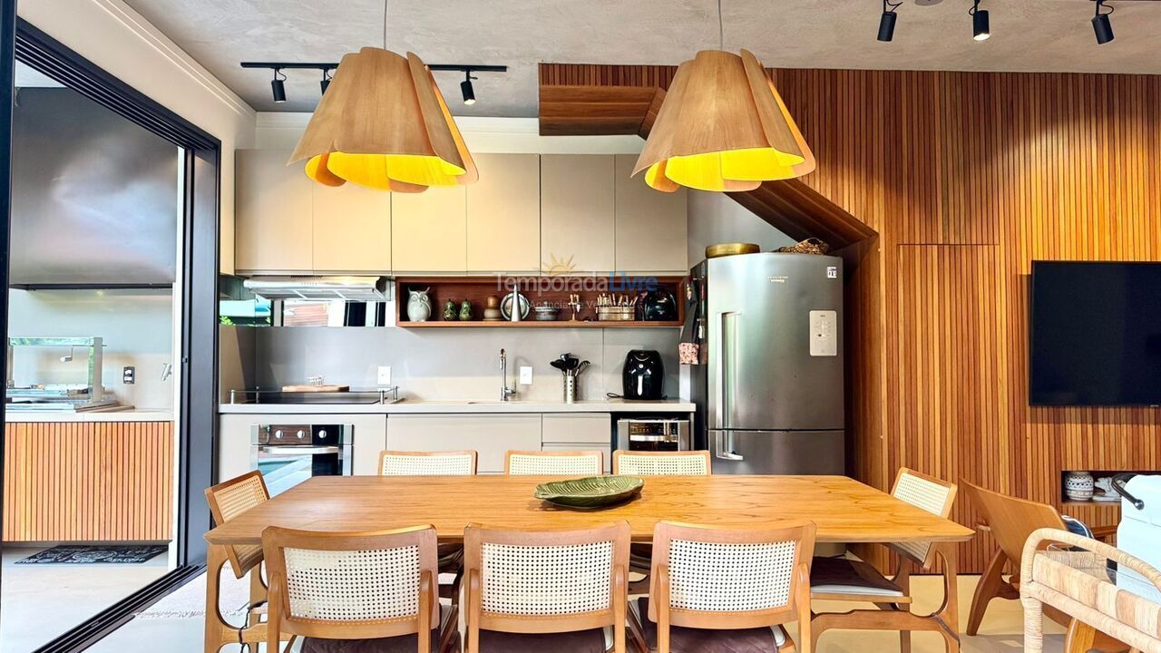 Casa para alquiler de vacaciones em São Sebastião (Camburi)