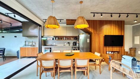 Acogedora casa en la playa de Camburi