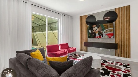 4-bedroom house in Storey Lake