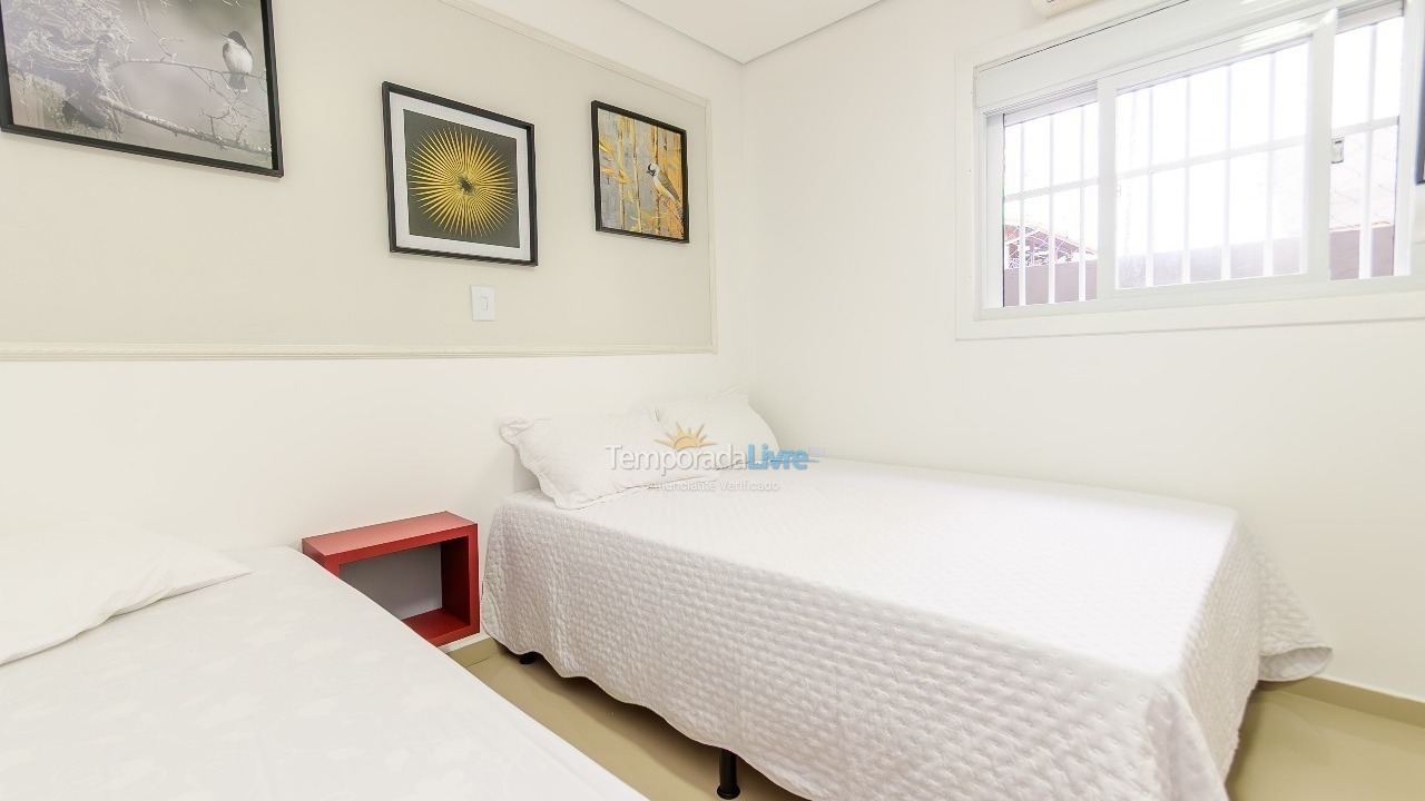 Casa para aluguel de temporada em Florianopolis (Canasvieiras)