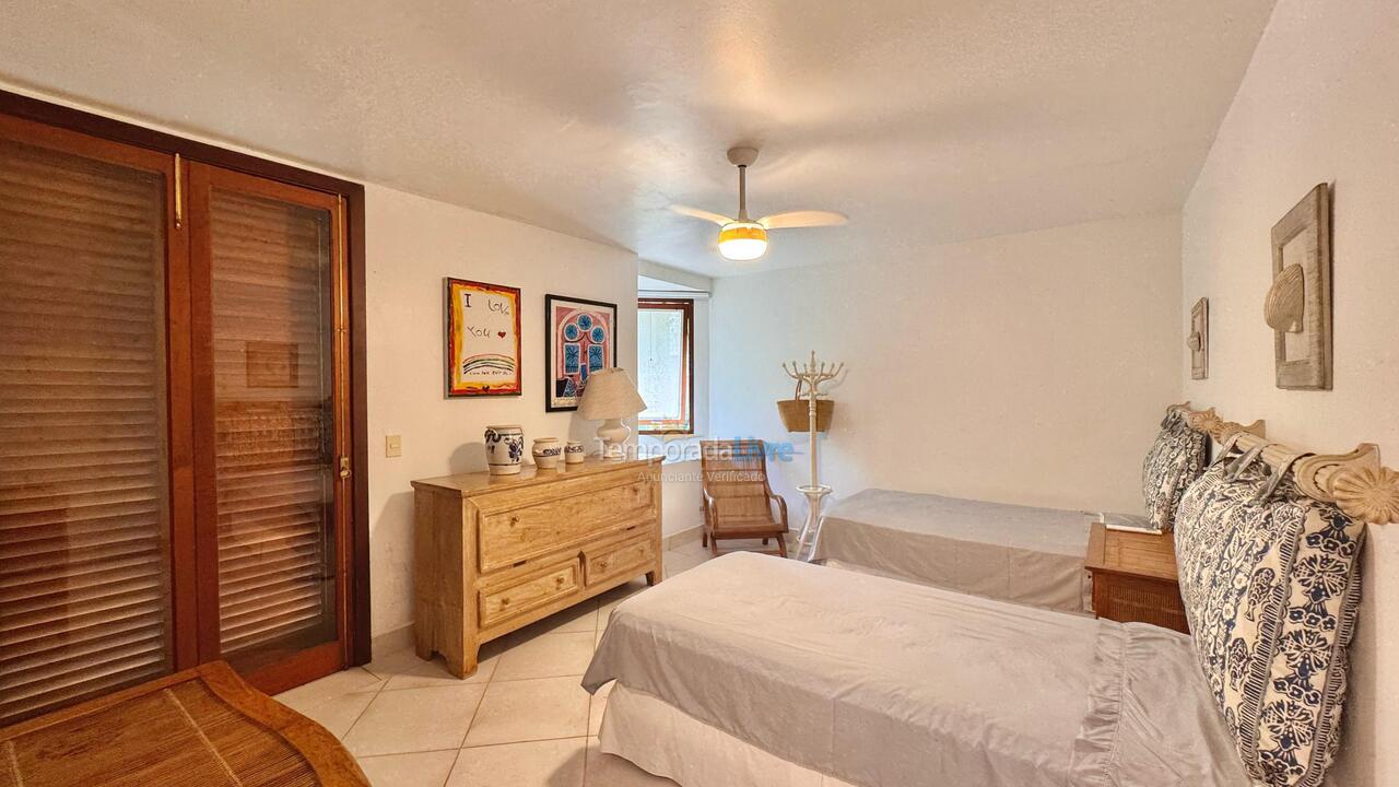 Casa para alquiler de vacaciones em São Sebastião (Praia da Baleia)