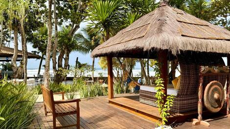 Alquiler en primera línea de playa en Baleia, alto standing.