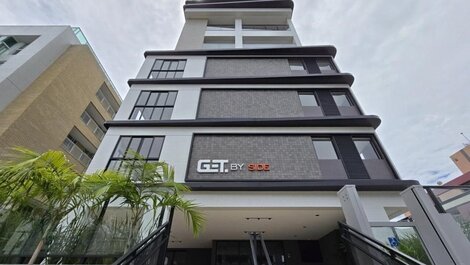 Charming Flat Near the Beach on Get By Side