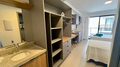 Flat Alto Padrão c/Varanda Beach Haus