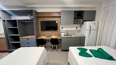 Flat Alto Padrão c/Varanda Beach Haus